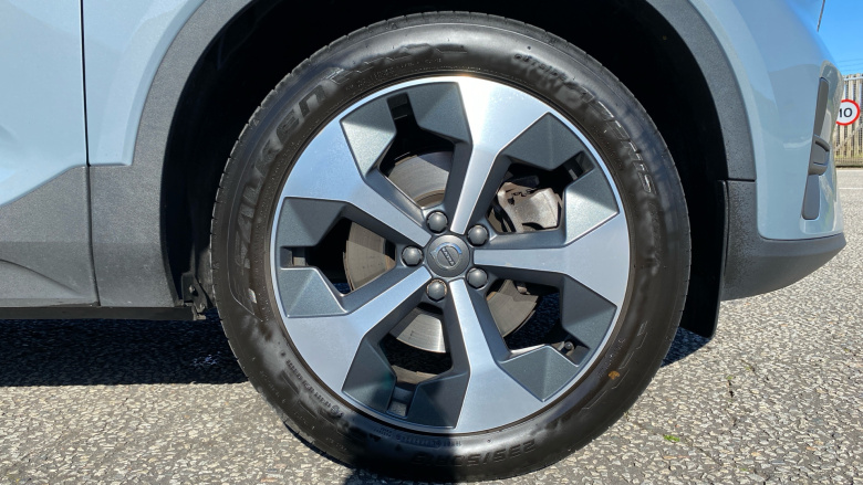 Volvo XC40 2.0 B3P Core 5dr Auto Petrol Estate